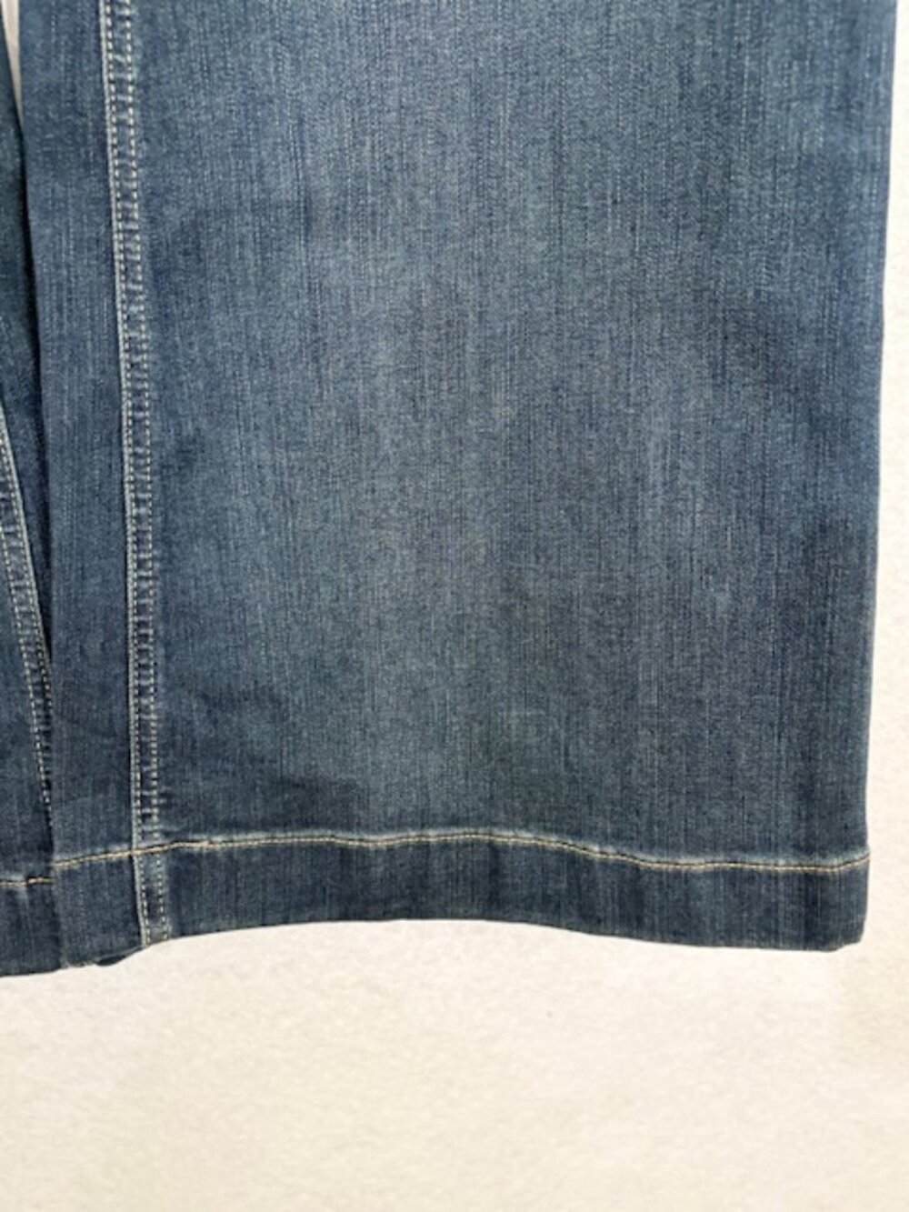 TORRID womens bombshell flare premium stretch medium wash denim jeans 24R NEW - Picture 3 of 7